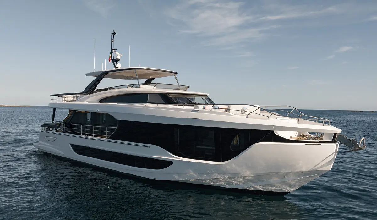 Azimut - Grande 26 Metri - Motor Yacht Charter - Motor Yachts for Sale - Exclusive Concierge Club.webp